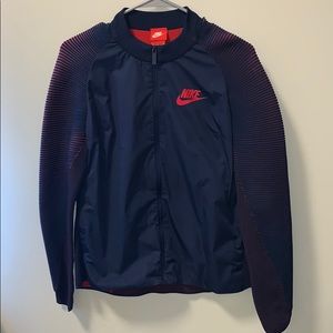 Nike Flyknit crewneck Jacket - never worn